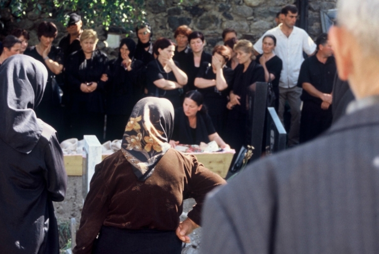 Pogrzeb w Swanetii, Mestia 2001, fot. Kamila Klamut